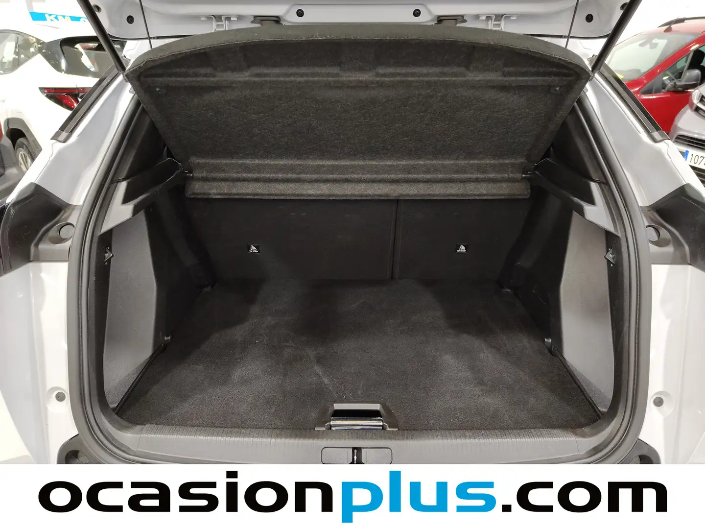 Foto Peugeot 2008 Peugeot 2008 Allure Hybrid eDCS6 (136 CV)