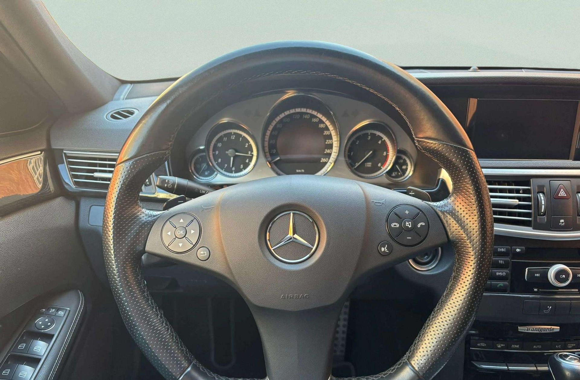 Mercedes-Benz Clase E E 220 CDI Blue Efficiency Avantgarde Pack AMG - foto 25