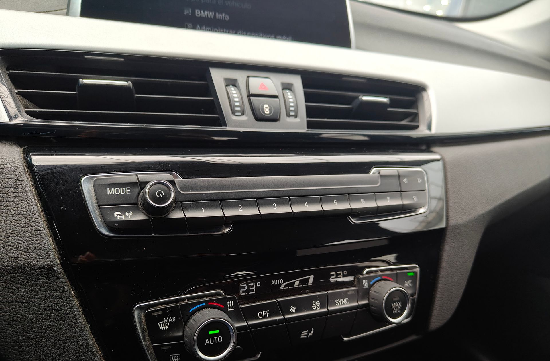 BMW X1 sDrive18d Business - foto 13