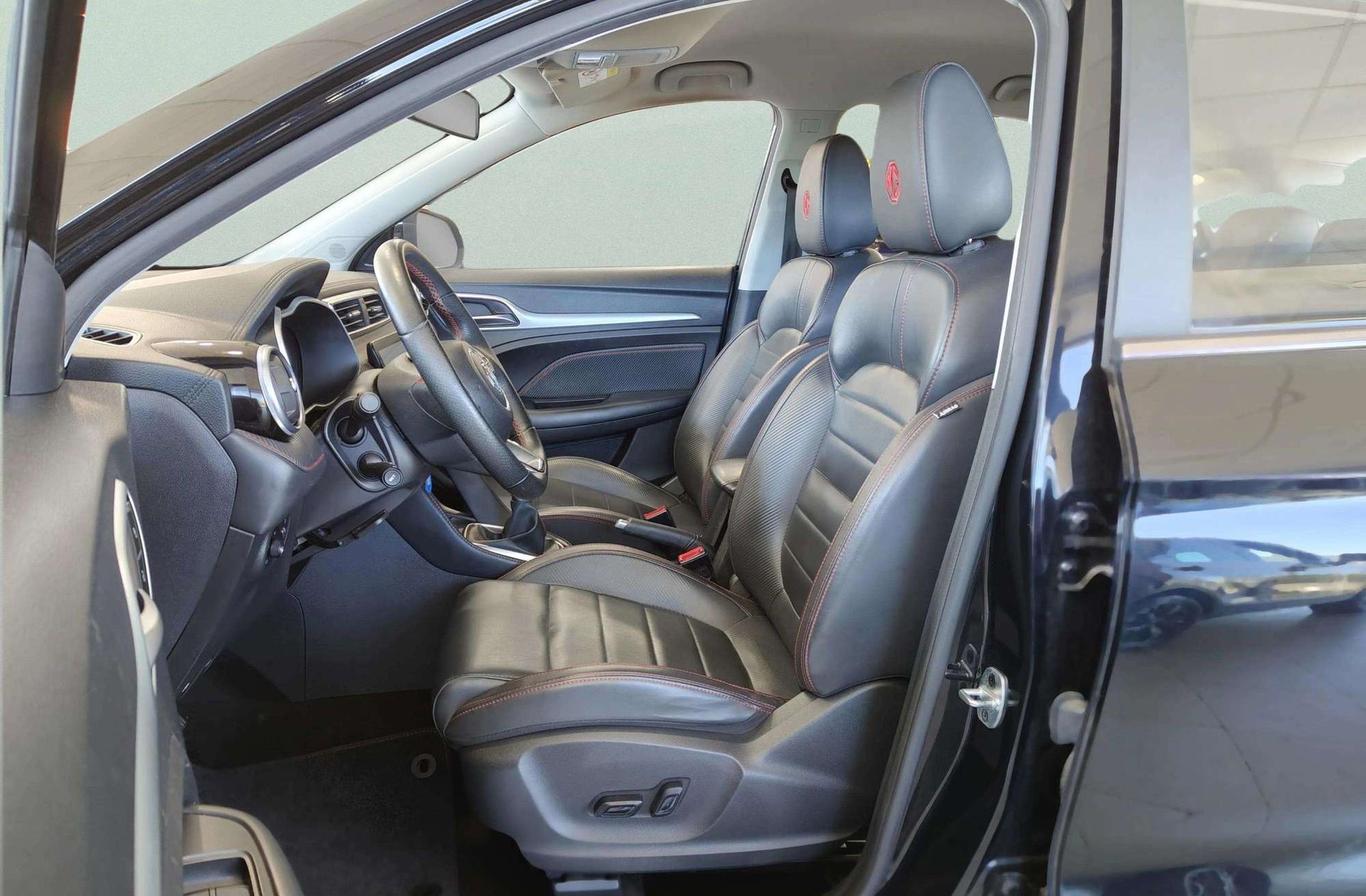 MG ZS 1.5 Luxury - foto 12