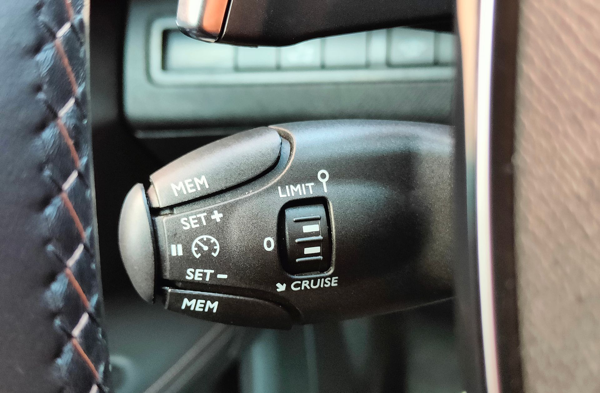 Peugeot 5008 PureTech 180 GT Line EAT8 7 plazas - foto 28
