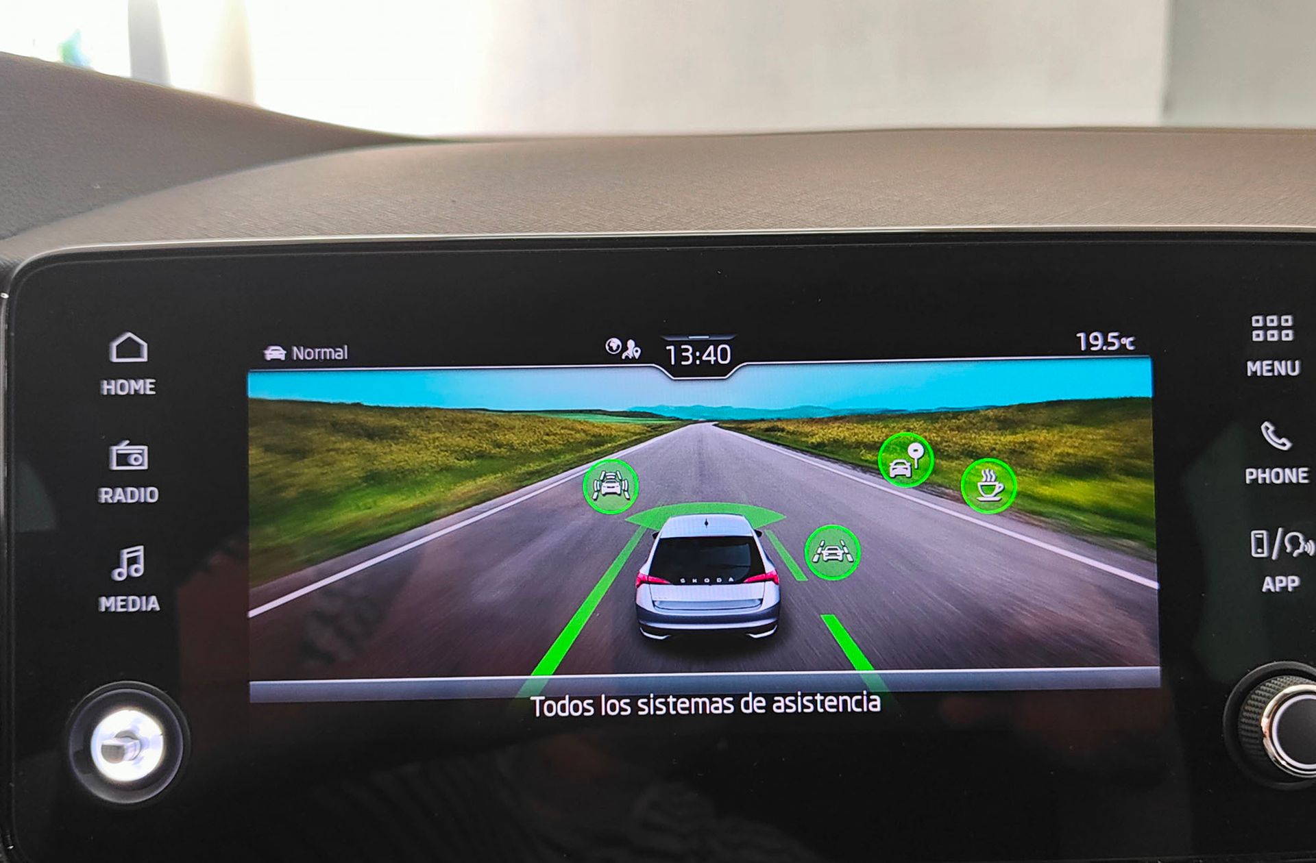 Škoda Scala 1.0 TSI Selection DSG - foto 13