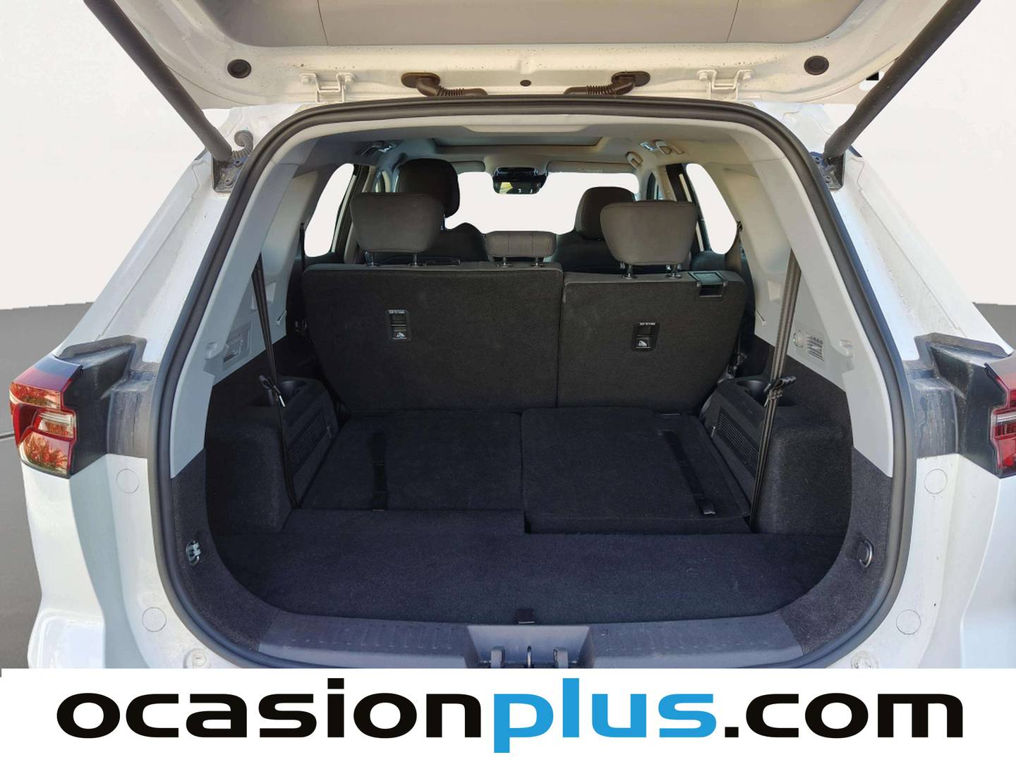 Fotos maletero EBRO S800 EBRO S800 1.6 TGDI Luxury DCT (147 CV) 7 Plazas