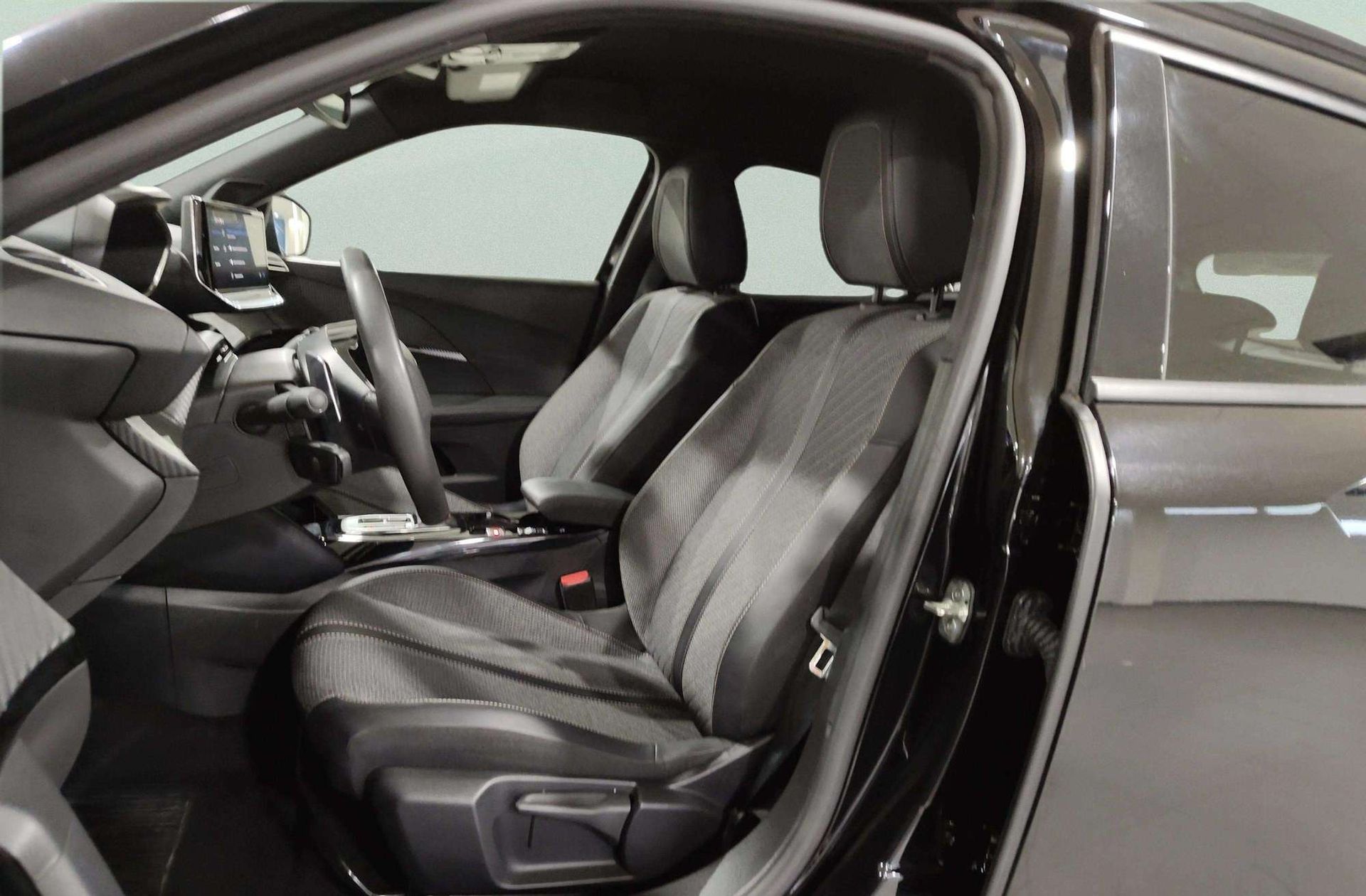Peugeot 2008 Allure Hybrid eDCS6 - foto 10