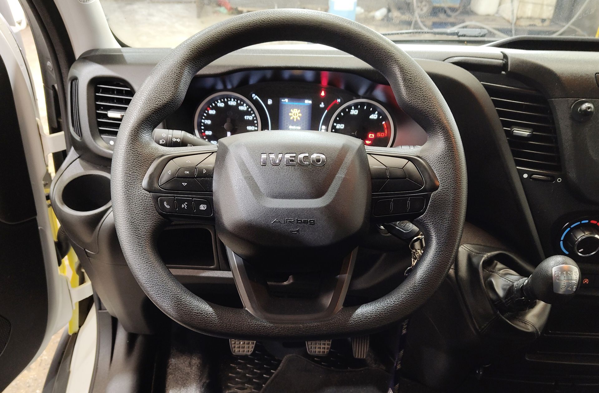 Iveco Daily 2.3 TD 35S 16 V 3520L/H2 - foto 18