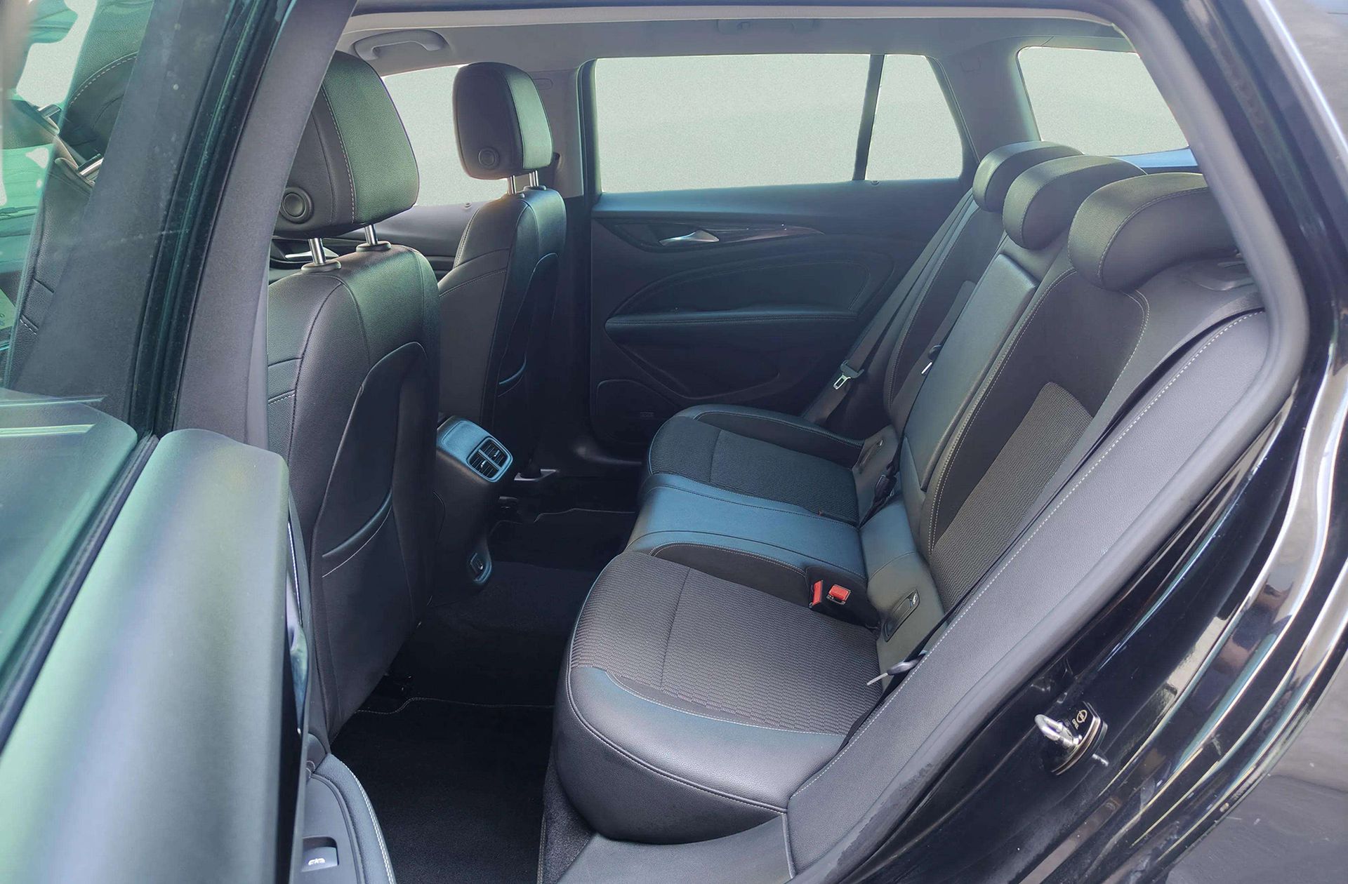 Opel Insignia 1.5 Turbo XFT Innovation - foto 15