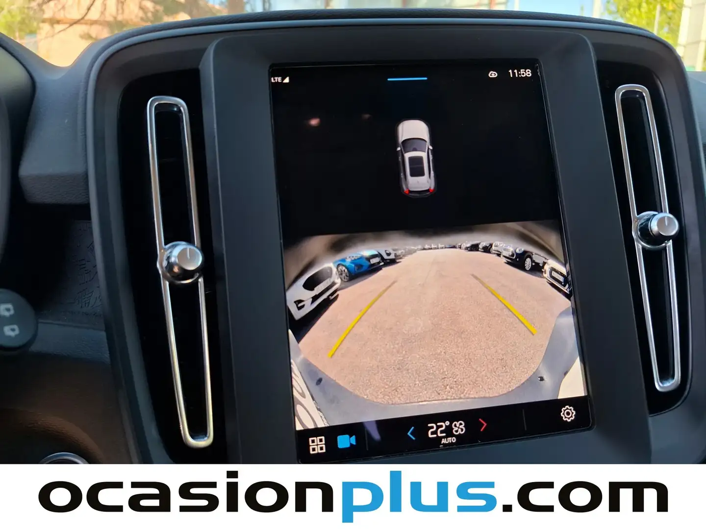 Foto Volvo XC40 Volvo XC40 B3 G Essential Auto (163 CV)