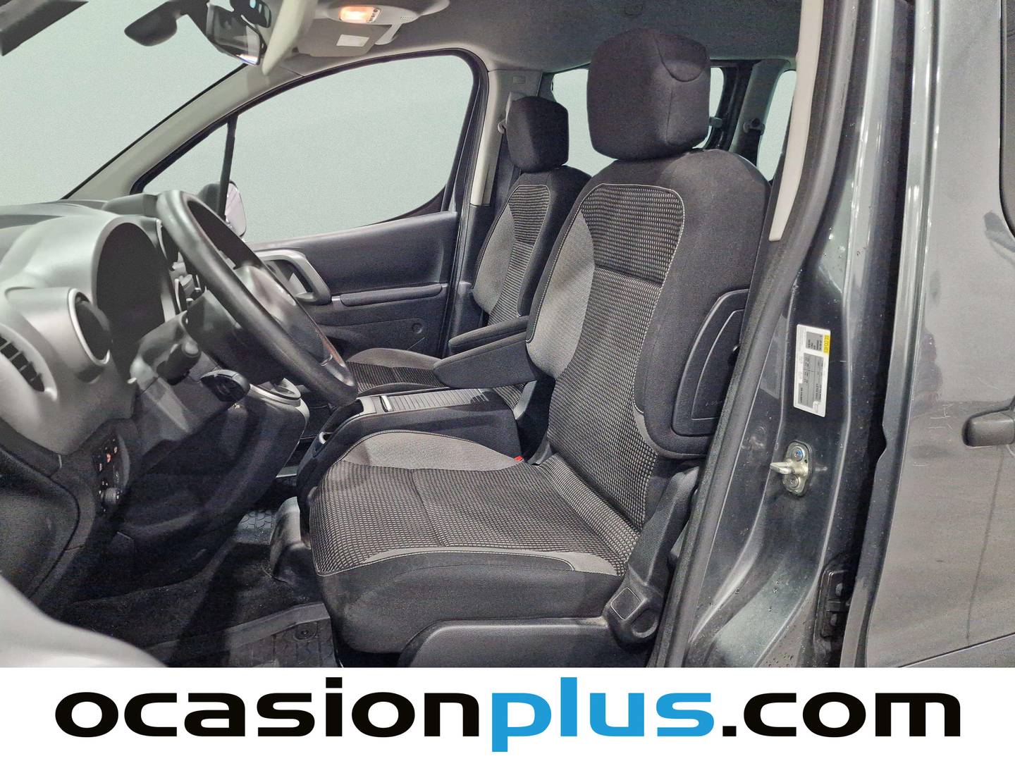 Foto asientos delanteros Peugeot Partner Peugeot Partner Tepee 1.6 BlueHDI Outdoor BlueHDi (120 CV)