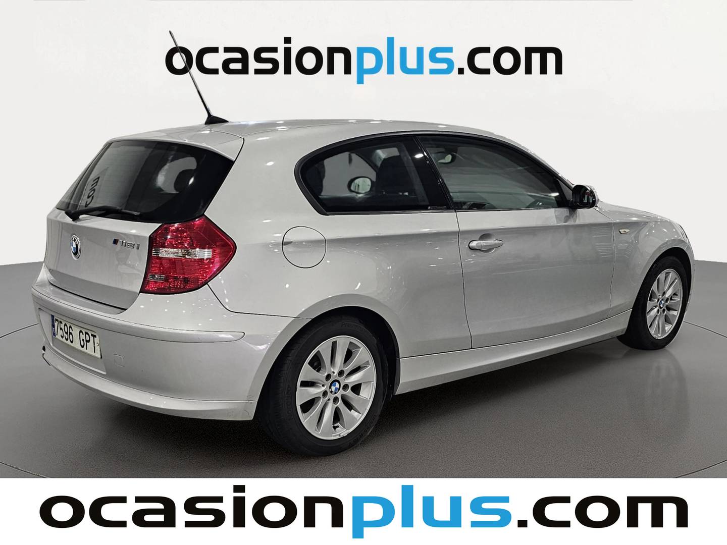 Foto trasera BMW Serie 1 BMW Serie 1 118i (143 CV) derecha