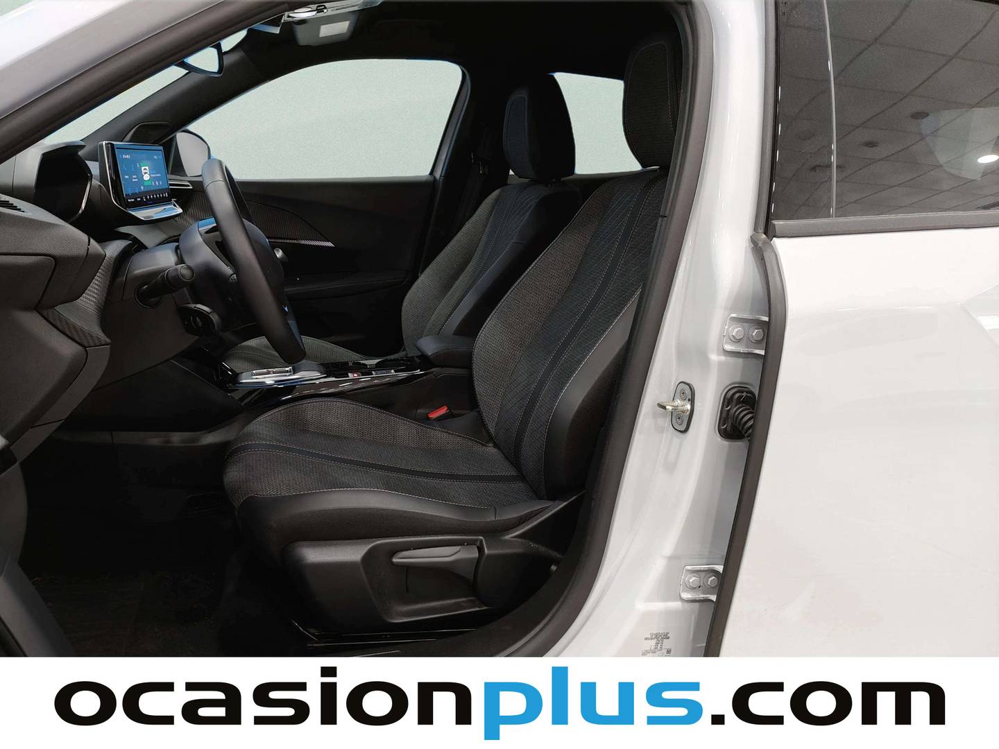 Foto asientos delanteros Peugeot 2008 Peugeot 2008 Allure Hybrid eDCS6 (145 CV)