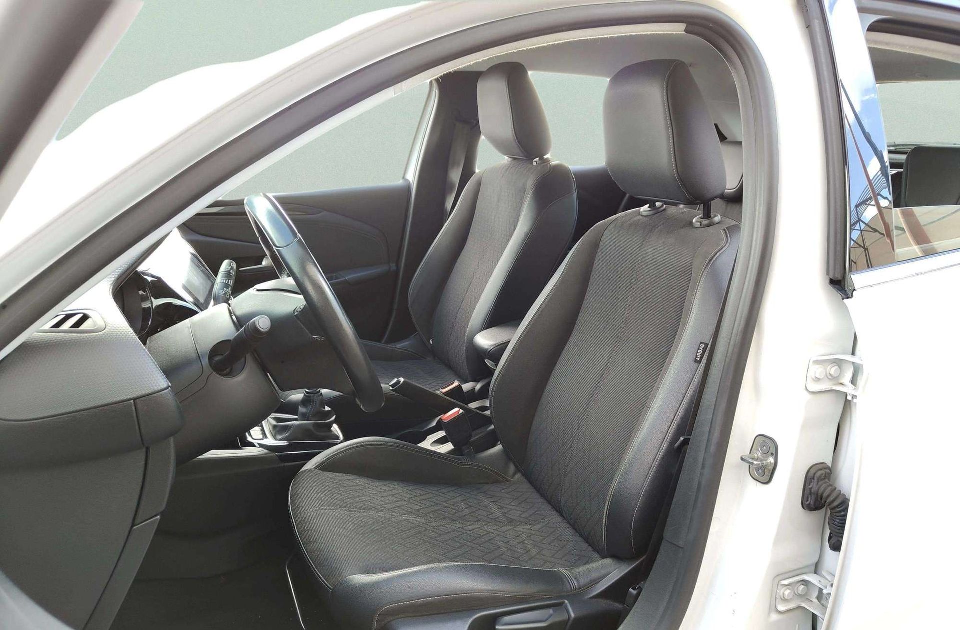 Opel Corsa 1.2 Turbo XHL Elegance - foto 9