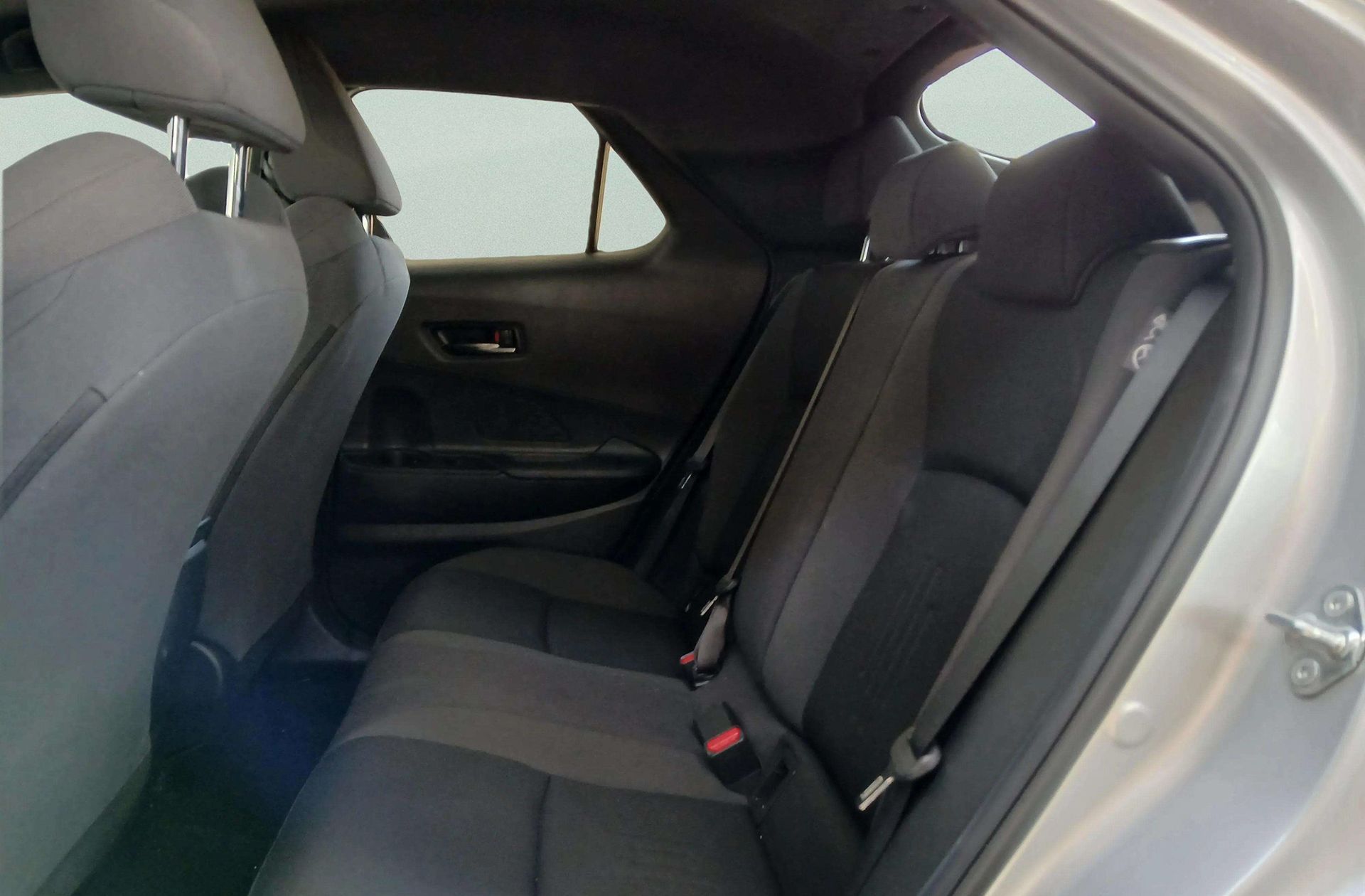 Toyota C-HR 140H Advance - foto 11