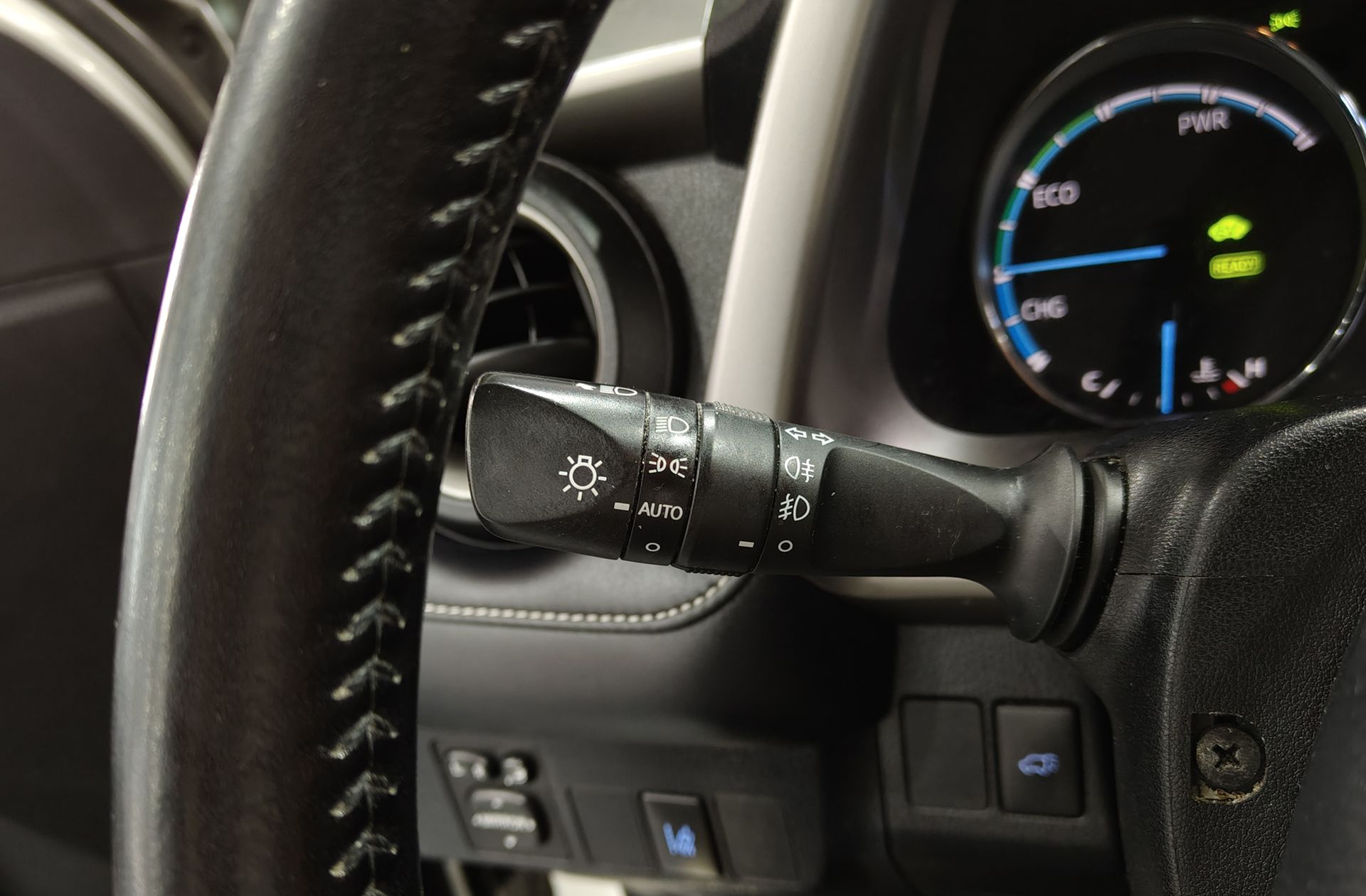 Toyota RAV4 2.5l hybrid Advance 2WD - foto 27