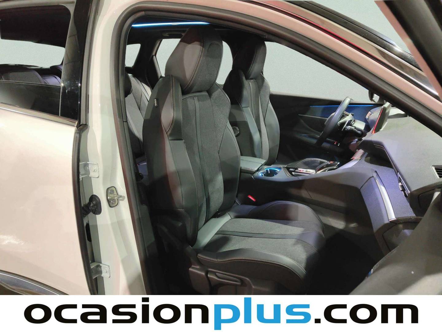 Foto Peugeot 3008 Peugeot 3008 PureTech 130 S&S GT Line EAT8 (130 CV)