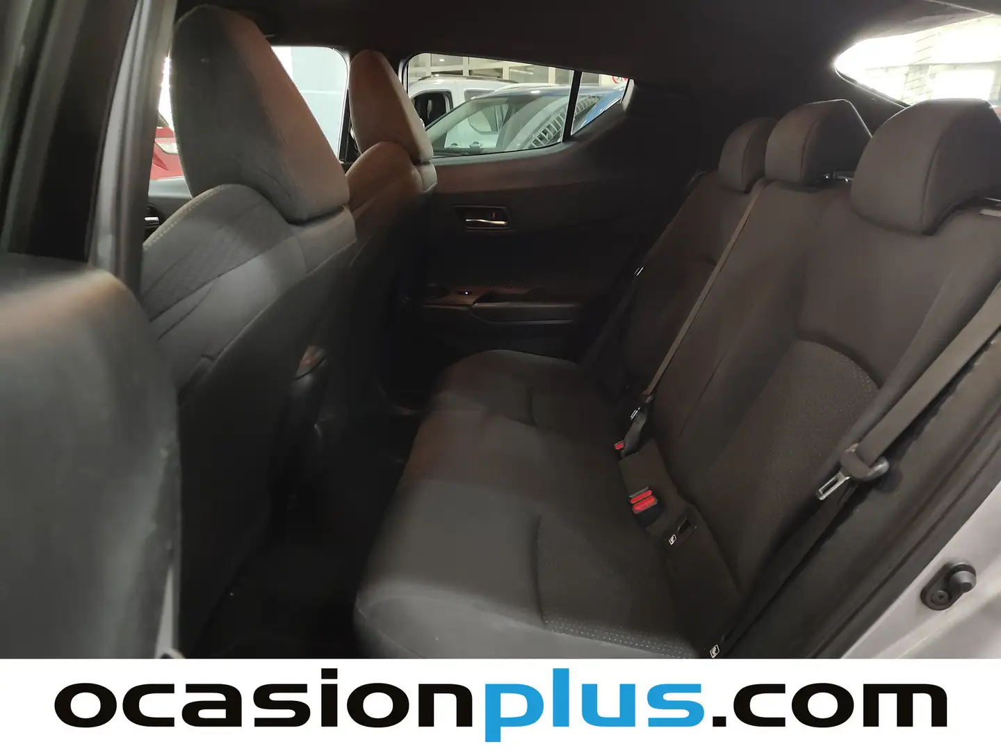 Foto Toyota C-HR Toyota C-HR 1.8 125H Advance (122 CV)