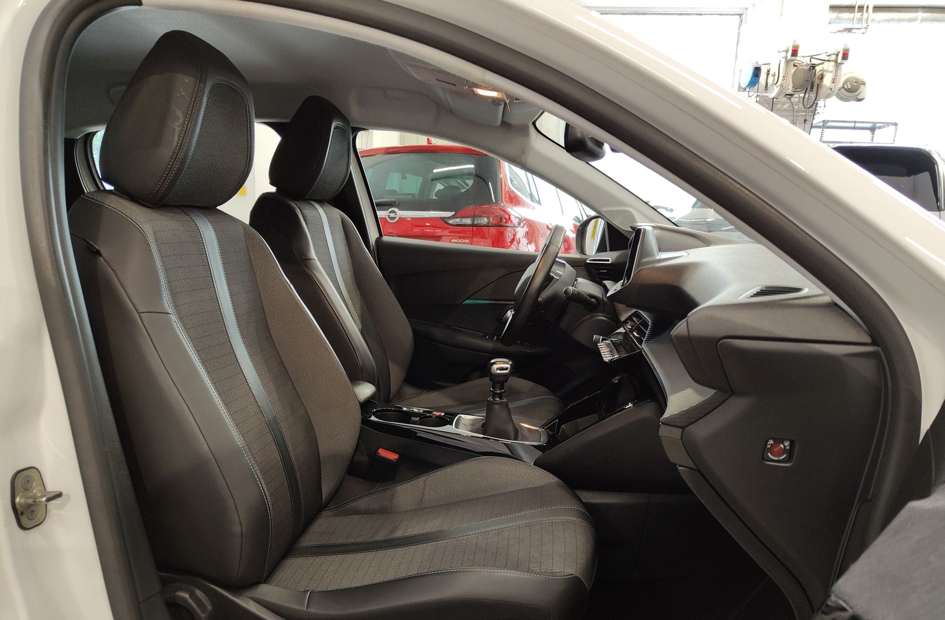 Peugeot 208 BlueHDi 100 Allure - foto 18