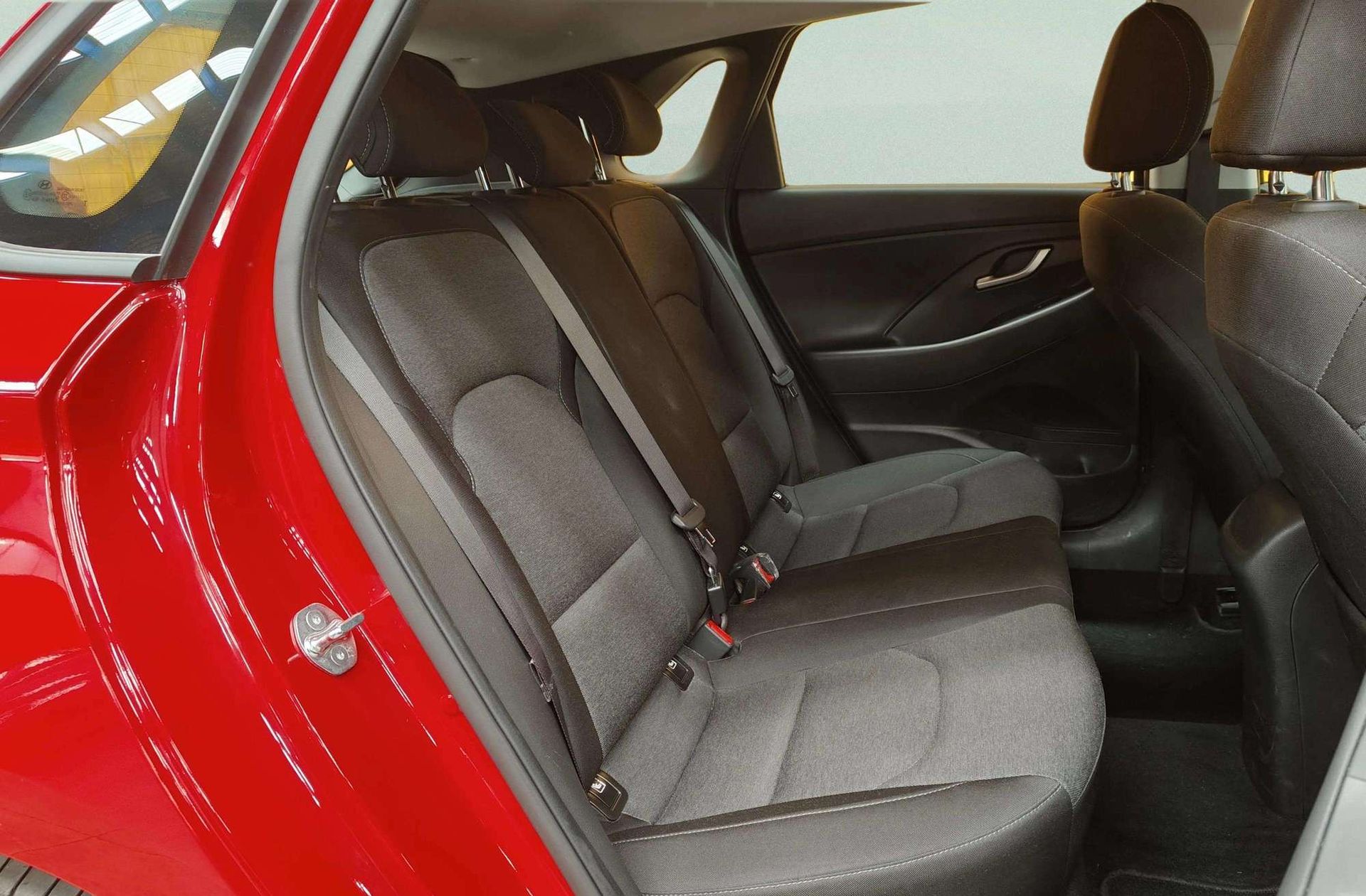 Hyundai i30 1.5 DPI Klass SLX - foto 14