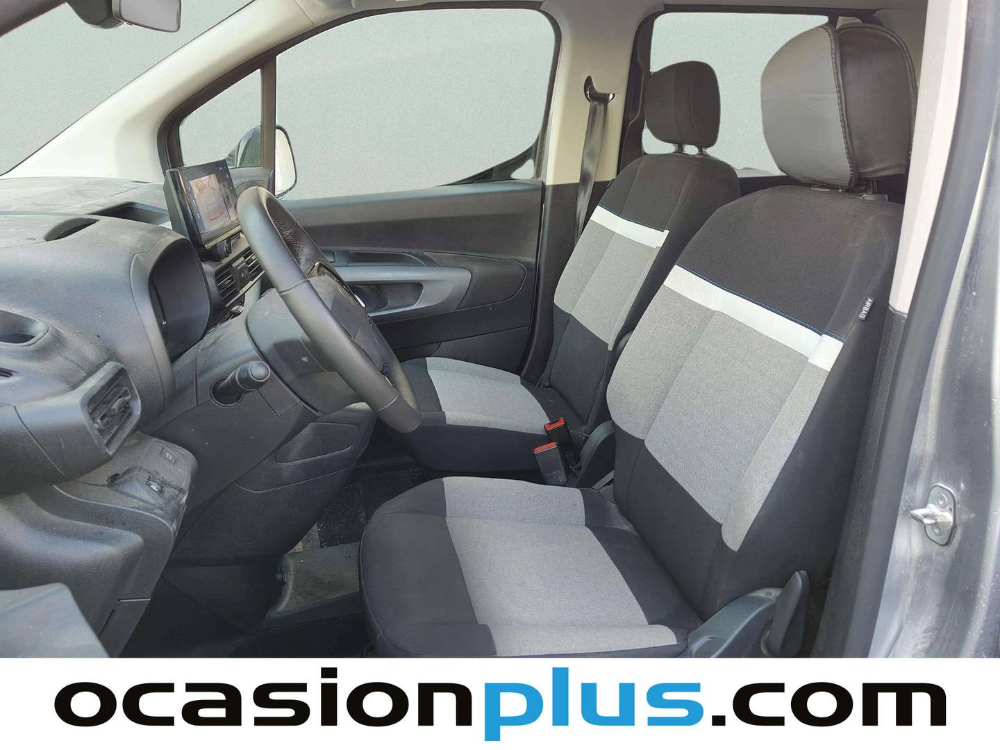 Foto asientos delanteros Citroën Berlingo Citroën Berlingo BlueHDi 100 S&S Plus Talla M (102 CV)