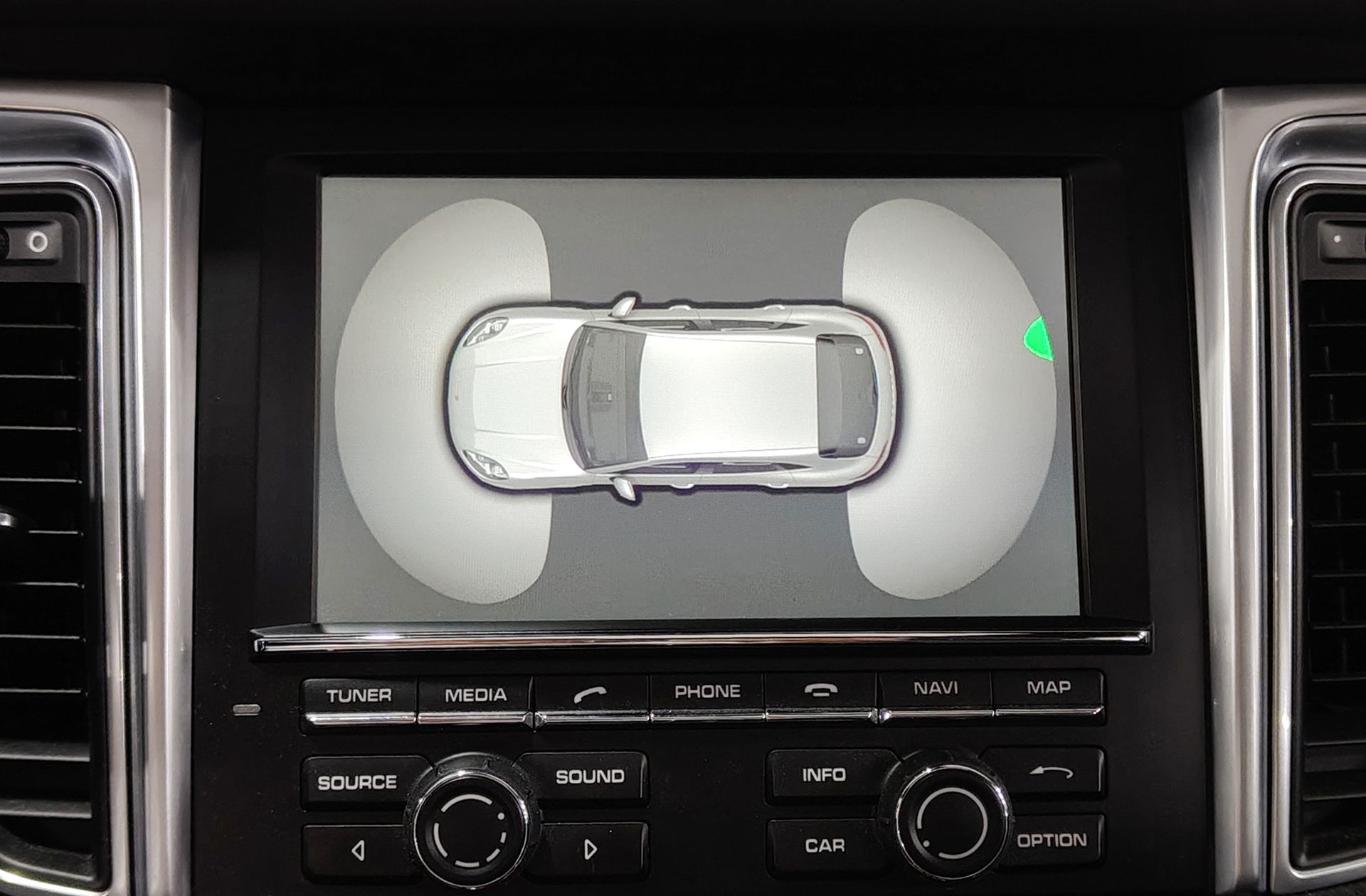 Porsche Macan Turbo - foto 14