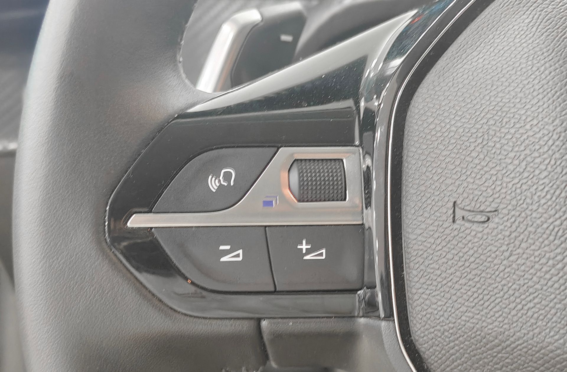 Peugeot 208 Style Hybrid 110 eDCS6 - foto 26