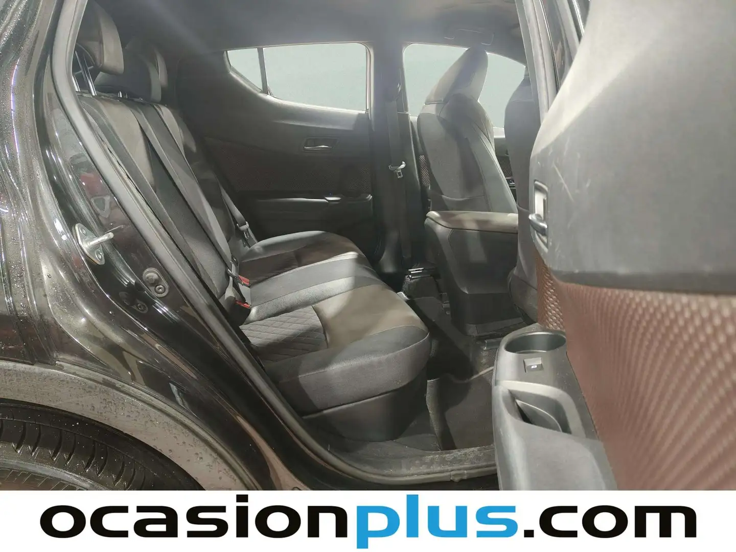 Foto Toyota C-HR Toyota C-HR 1.8 125H Advance (122 CV)