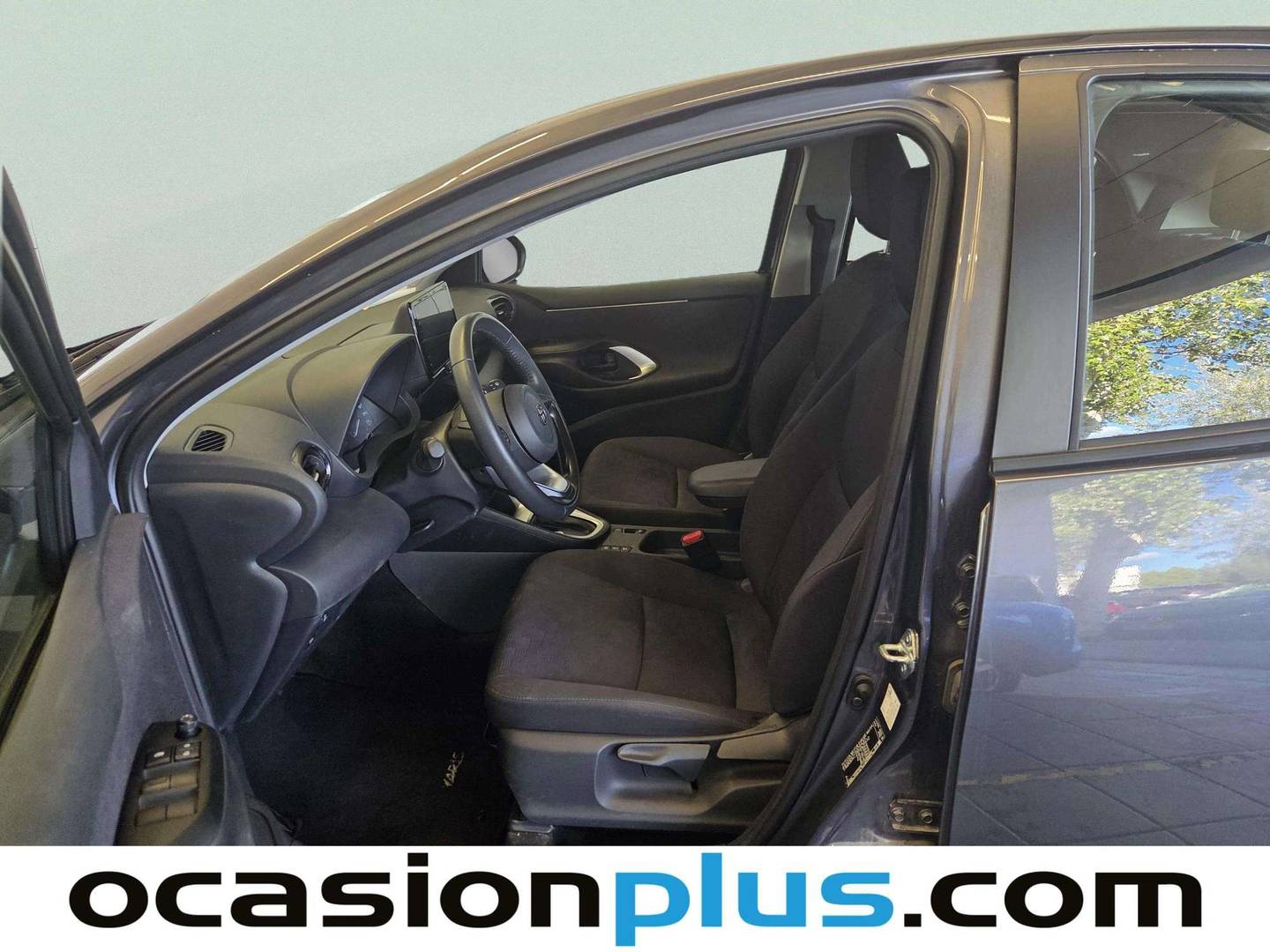 Foto asientos delanteros Toyota Yaris Toyota Yaris 120H Active Plus (116 CV)