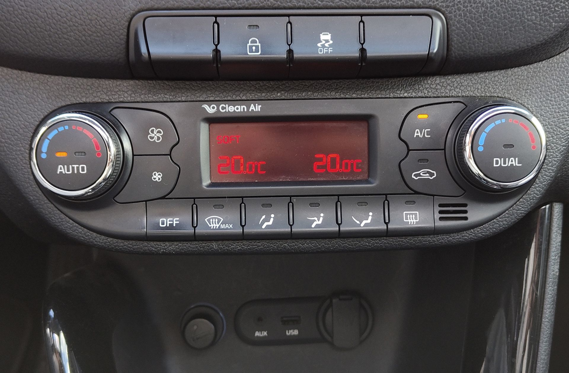 Kia Ceed 1.6 CRDi VGT Maracaná - foto 27