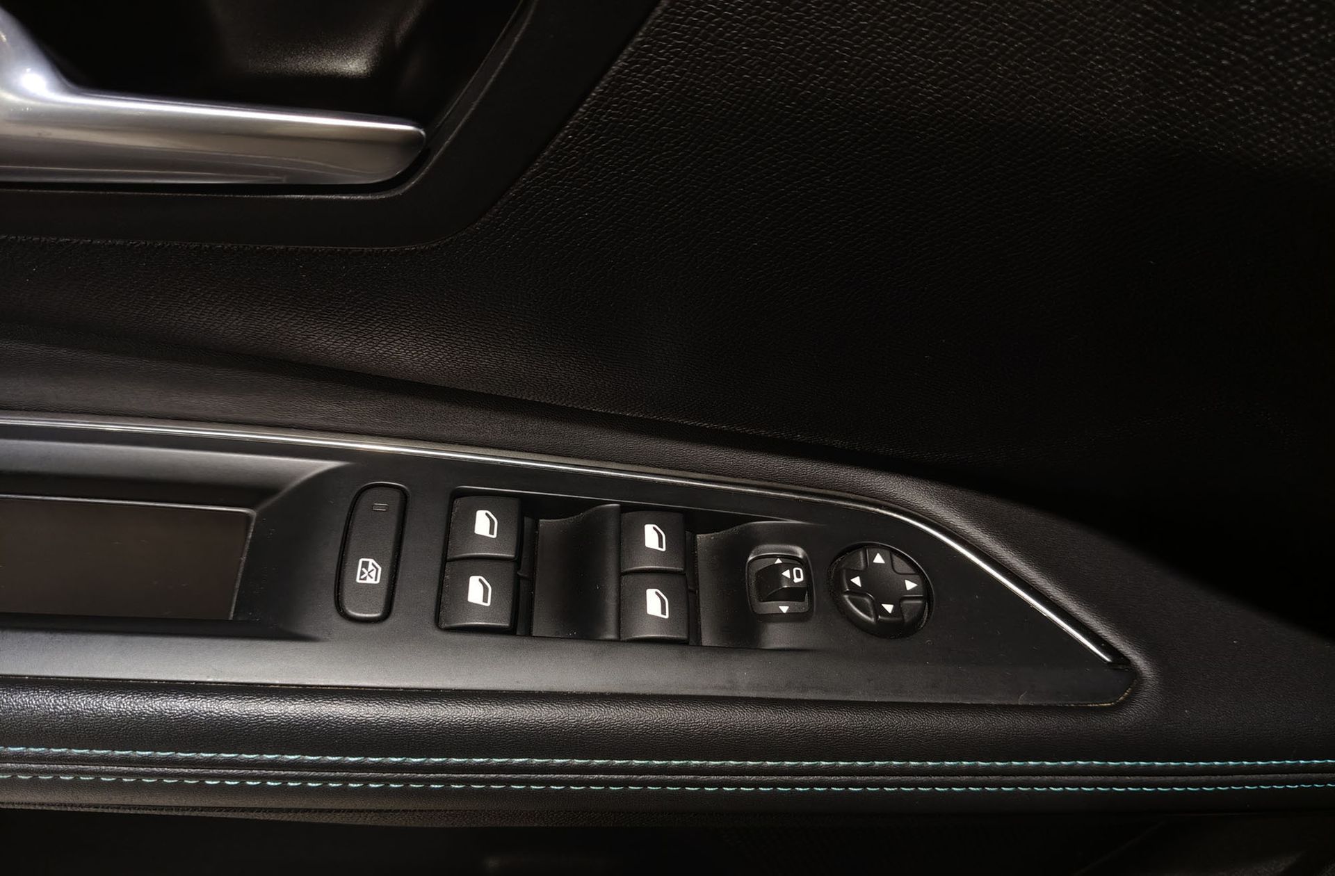 Peugeot 5008 PureTech 130 Allure Pack EAT8 7 plazas - foto 36
