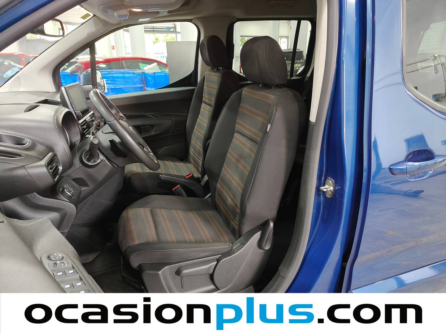 Foto asientos delanteros Opel Combo Life Opel Combo Life 1.5 TD S&S Innovation L Auto (131 CV)