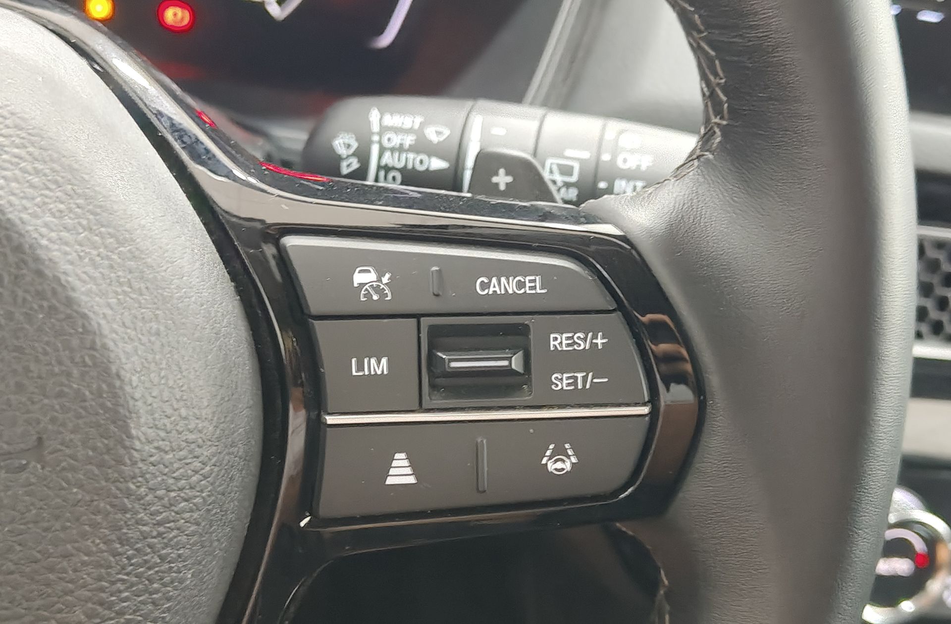 Honda Civic 2.0 i-MMD Elegance CVT - foto 24