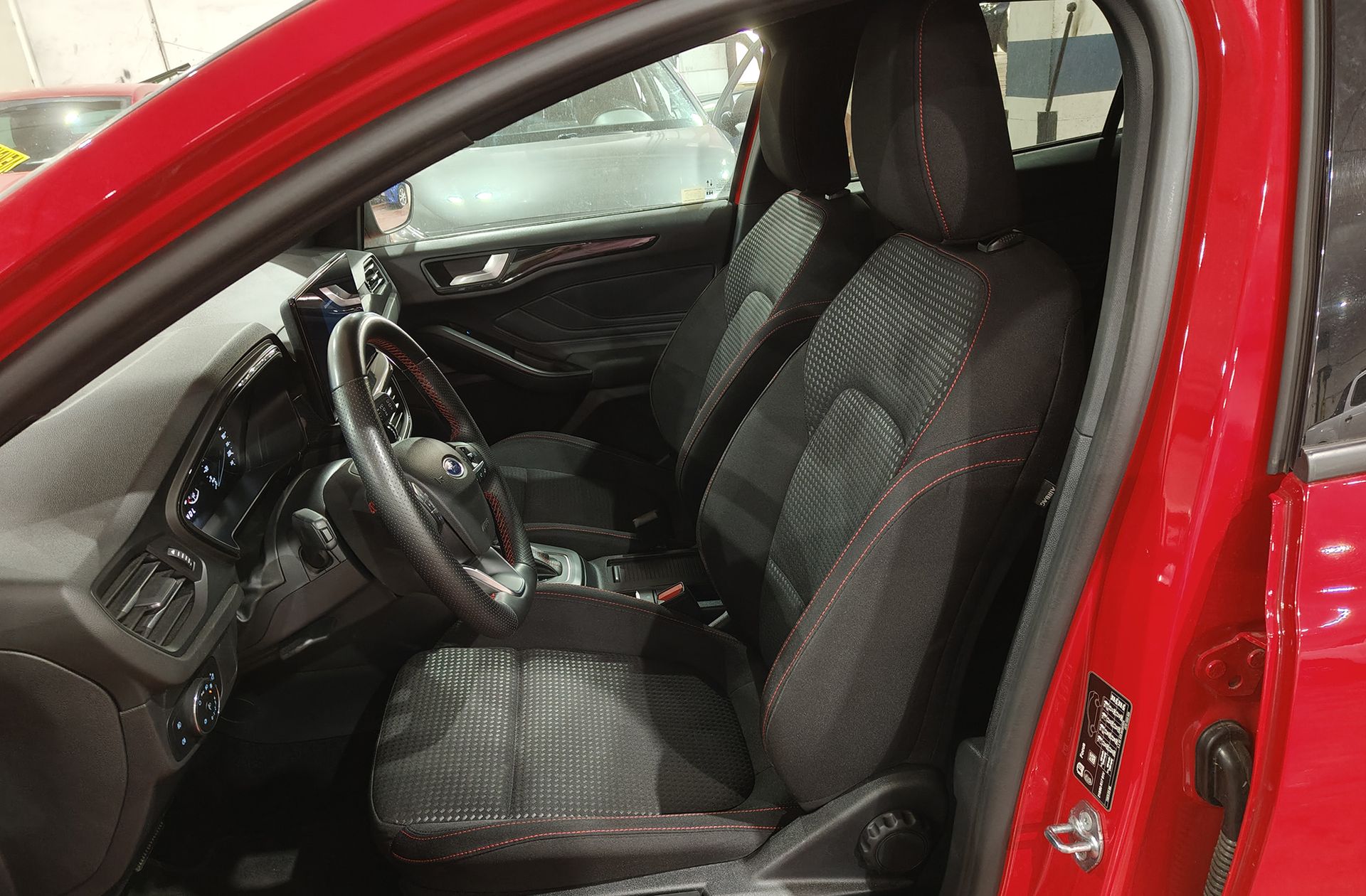 Ford Focus SportBreak 1.0 EcoBoost MHEV ST-Line - foto 13