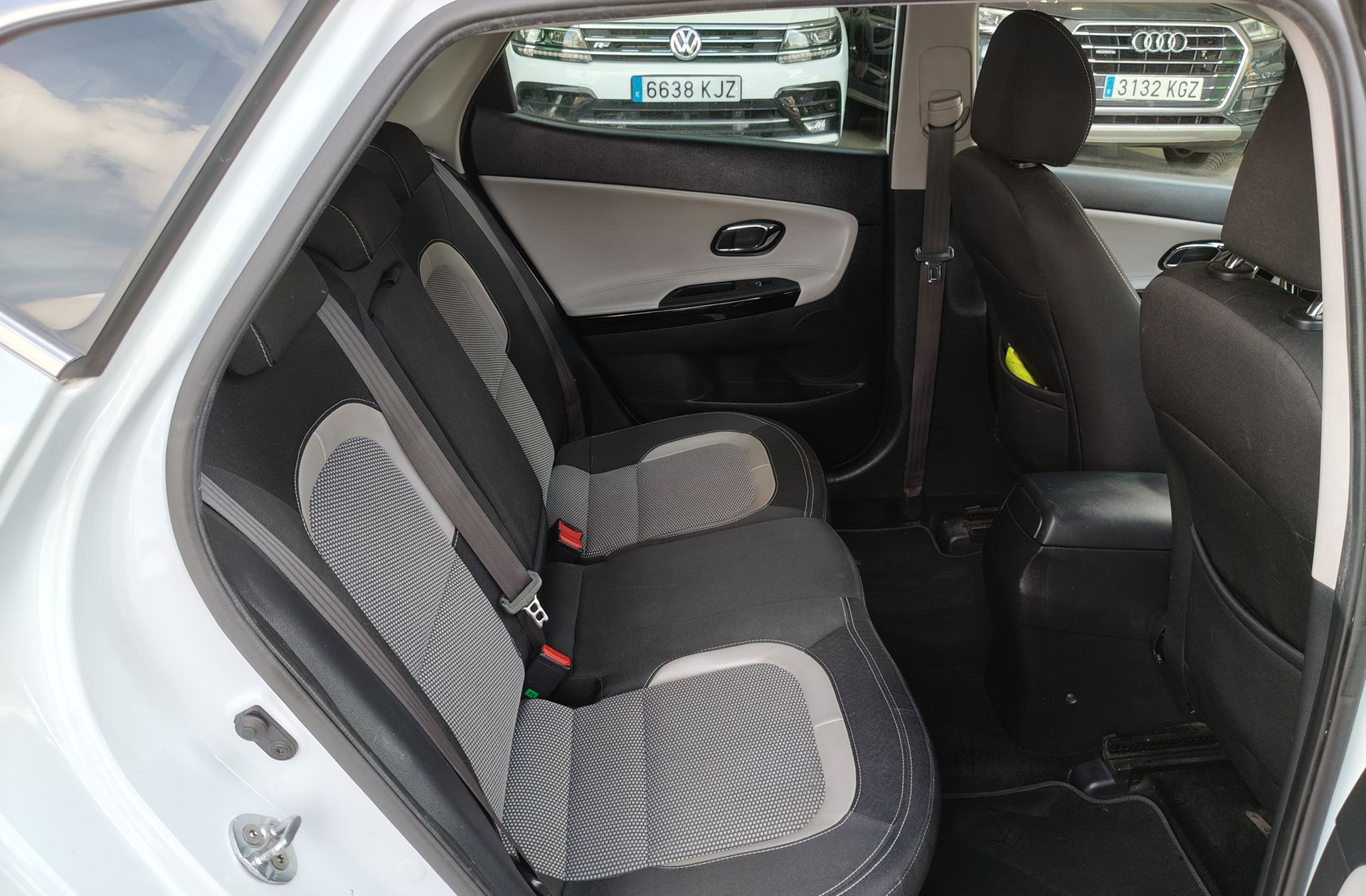 Kia Ceed 1.6 CRDi VGT Eco-Dynamics Uefa Euro2016 - foto 15