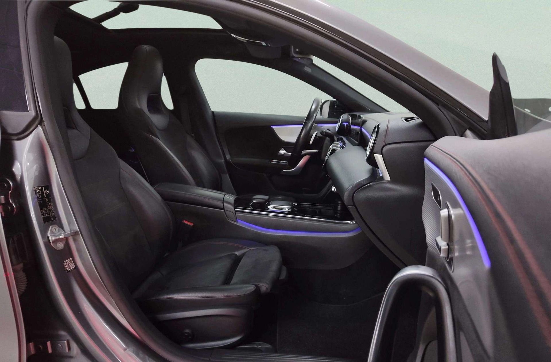 Mercedes-Benz CLA 200 Pack AMG - foto 24