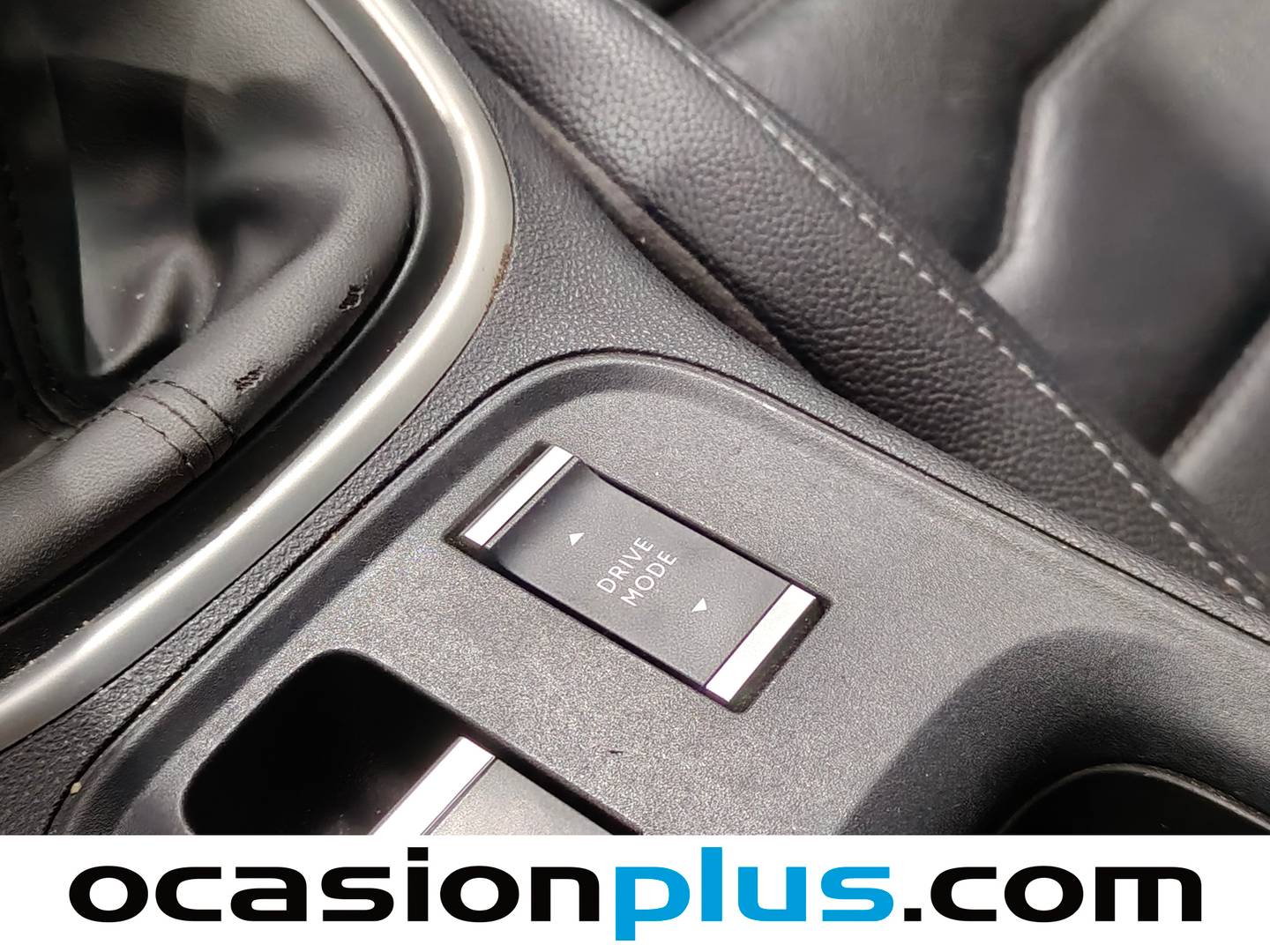 Foto Jeep Avenger Jeep Avenger 1.2 G Summit (100 CV)