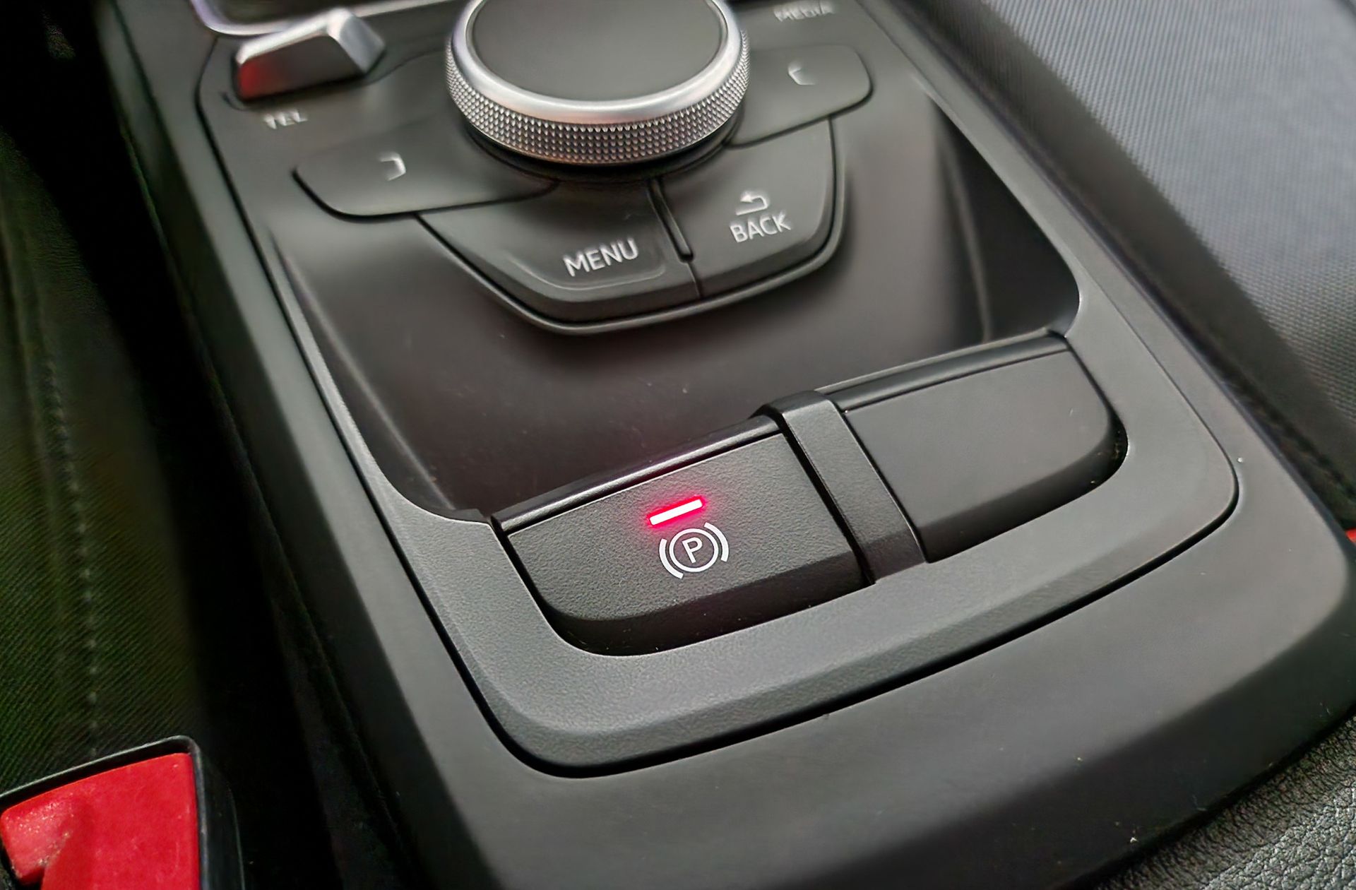 Audi Q2 30 TDI - foto 31