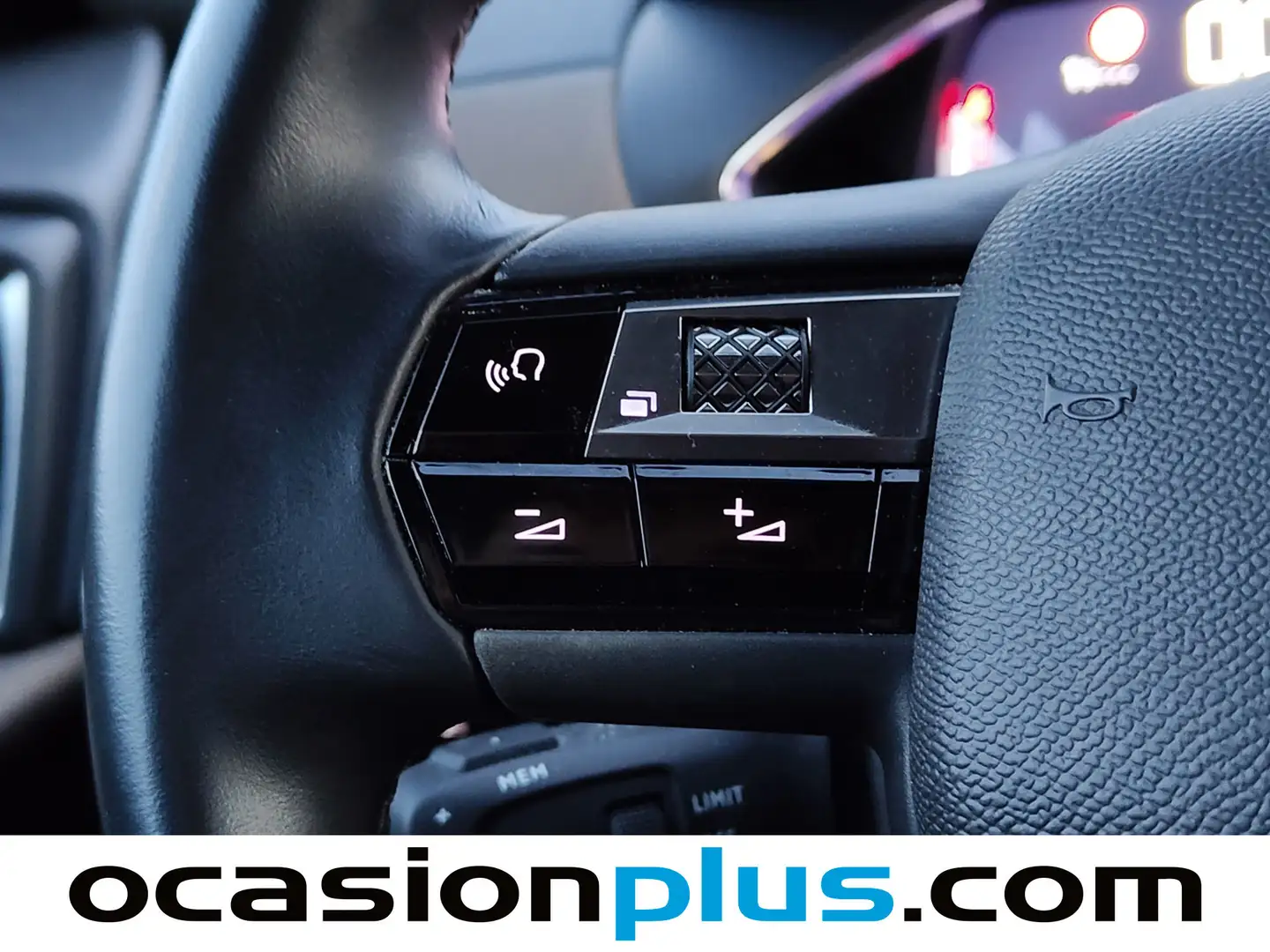 Foto DS DS 3 Crossback DS DS3 Crossback BlueHDi 100 So Chic (100 CV)