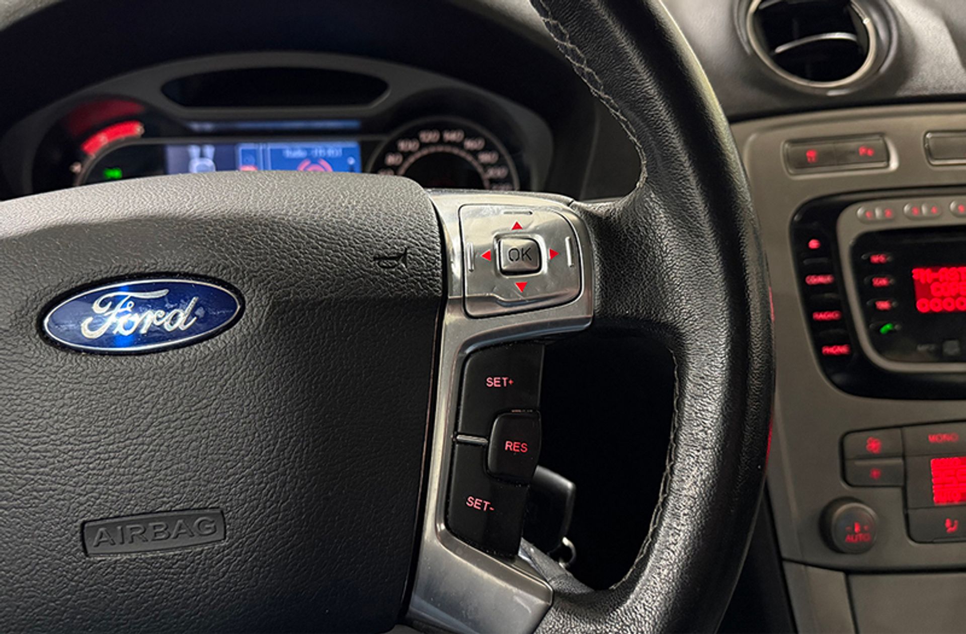 Ford Mondeo 1.8 TDCi Trend - foto 18
