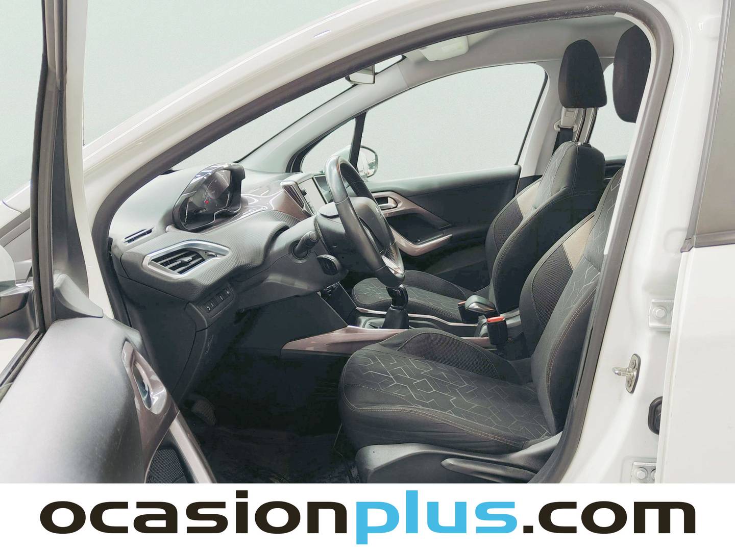 Foto asientos delanteros Peugeot 2008 Peugeot 2008 VTI 82 Active (82 CV)