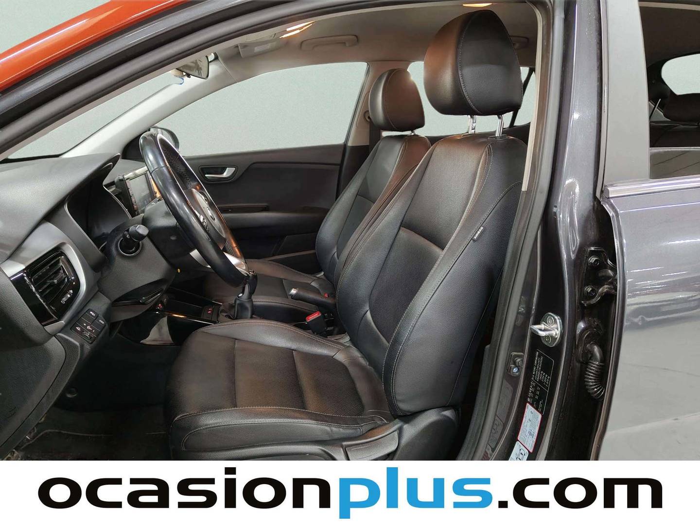 Foto asientos delanteros KIA Stonic Kia Stonic 1.0 T-GDi Black Edition (120 CV)