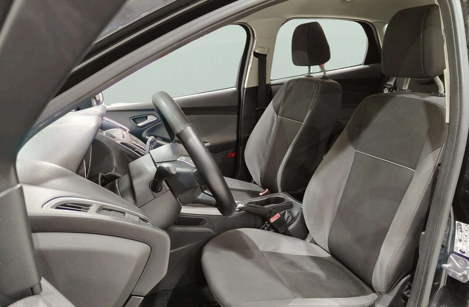 Ford Focus 1.6 TDCi Trend - foto 8