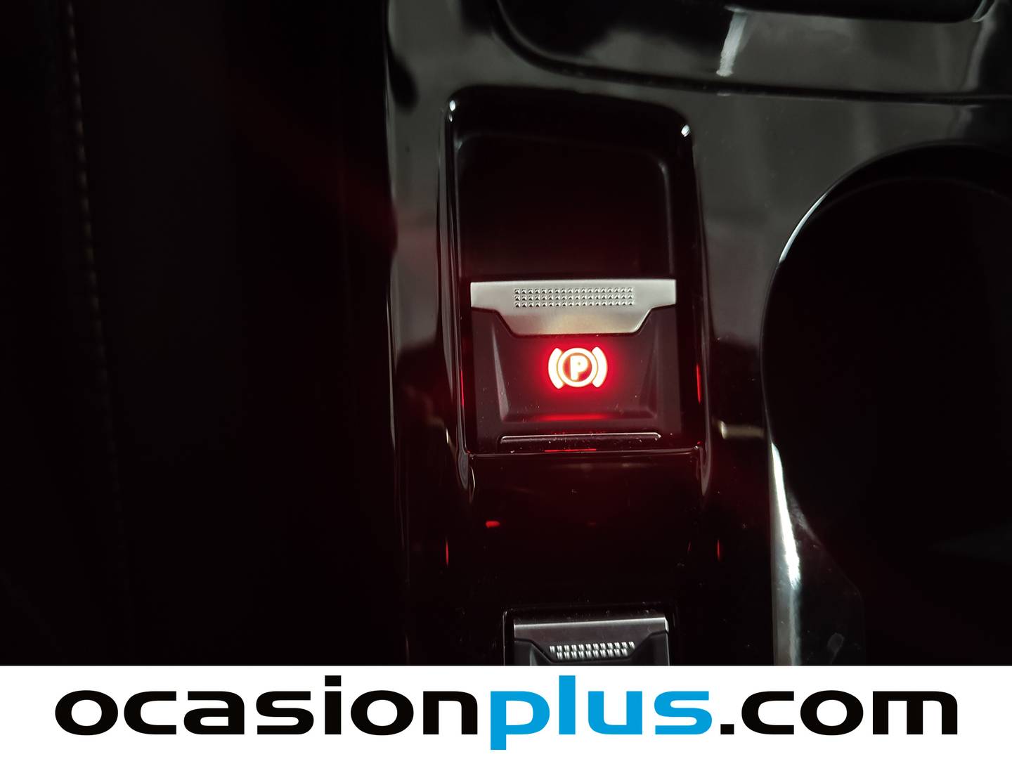 Foto Peugeot 2008 Peugeot 2008 Allure Hybrid eDCS6 (145 CV)