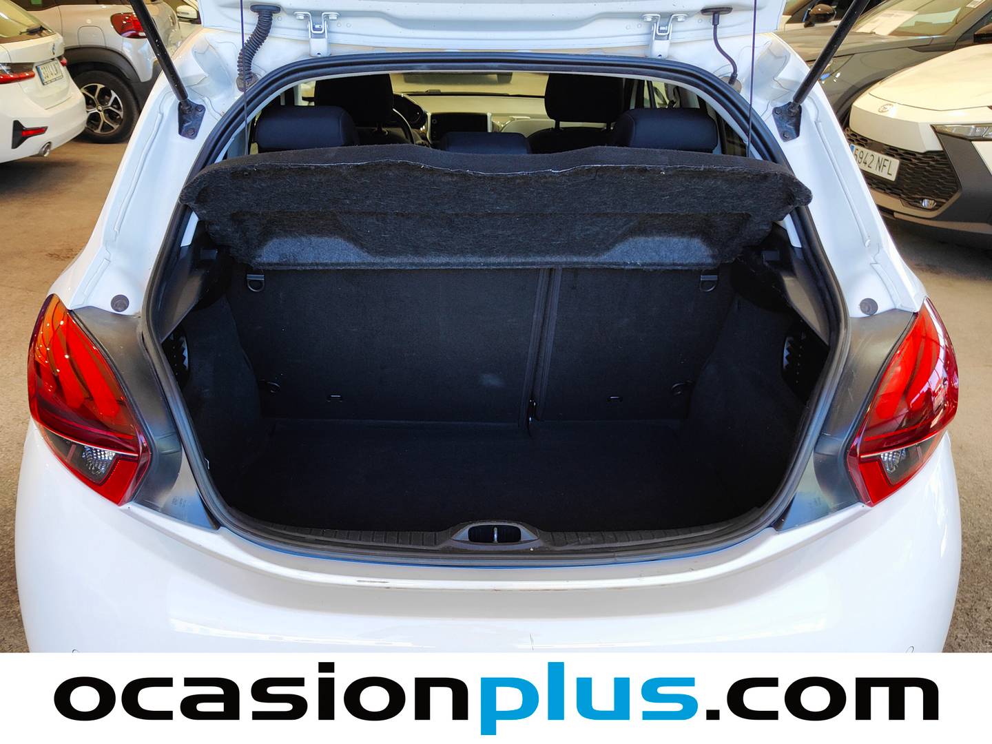 Foto Peugeot 208 Peugeot 208 BlueHDi 100 Tech Edition (99 CV)