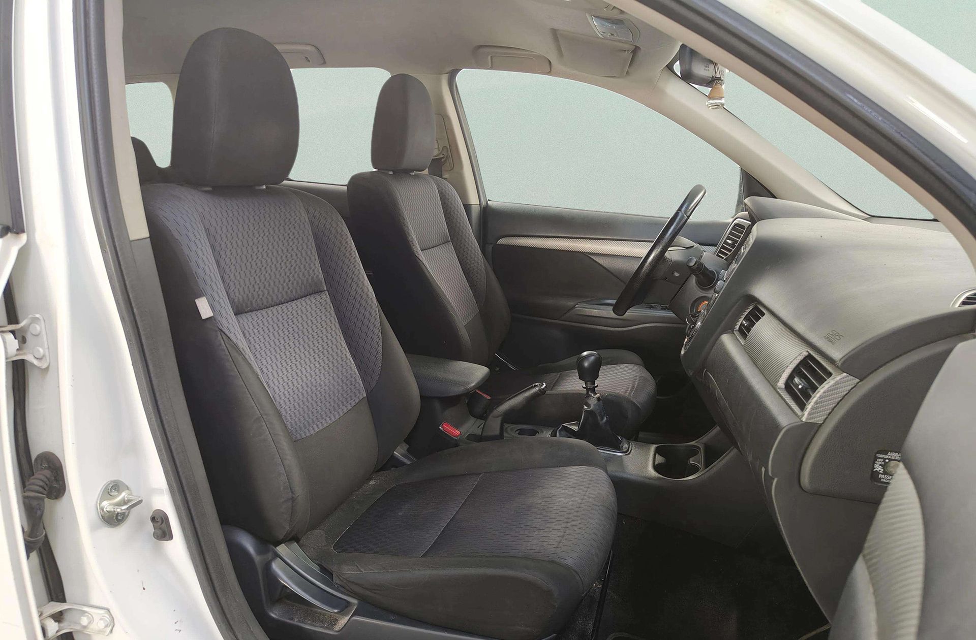 Mitsubishi Outlander 220 DI-D Challenge 2WD - foto 14