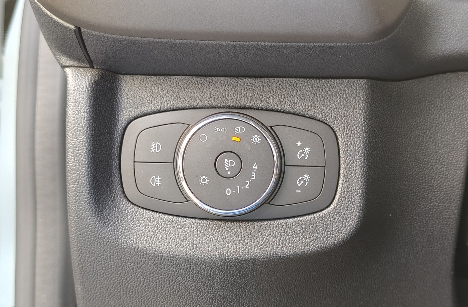 Ford Tourneo Courier 1.0 EcoBoost Trend - foto 24
