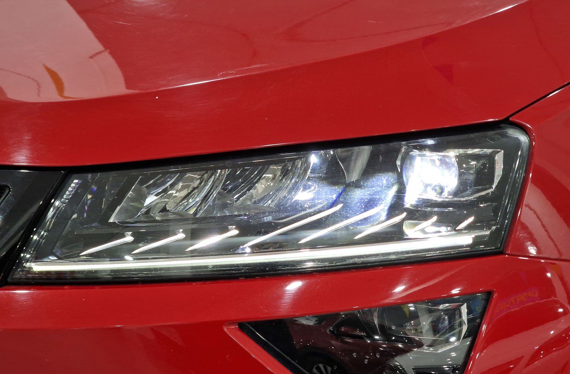 Škoda Karoq 1.5 TSI ACT Sportline DSG - foto 14