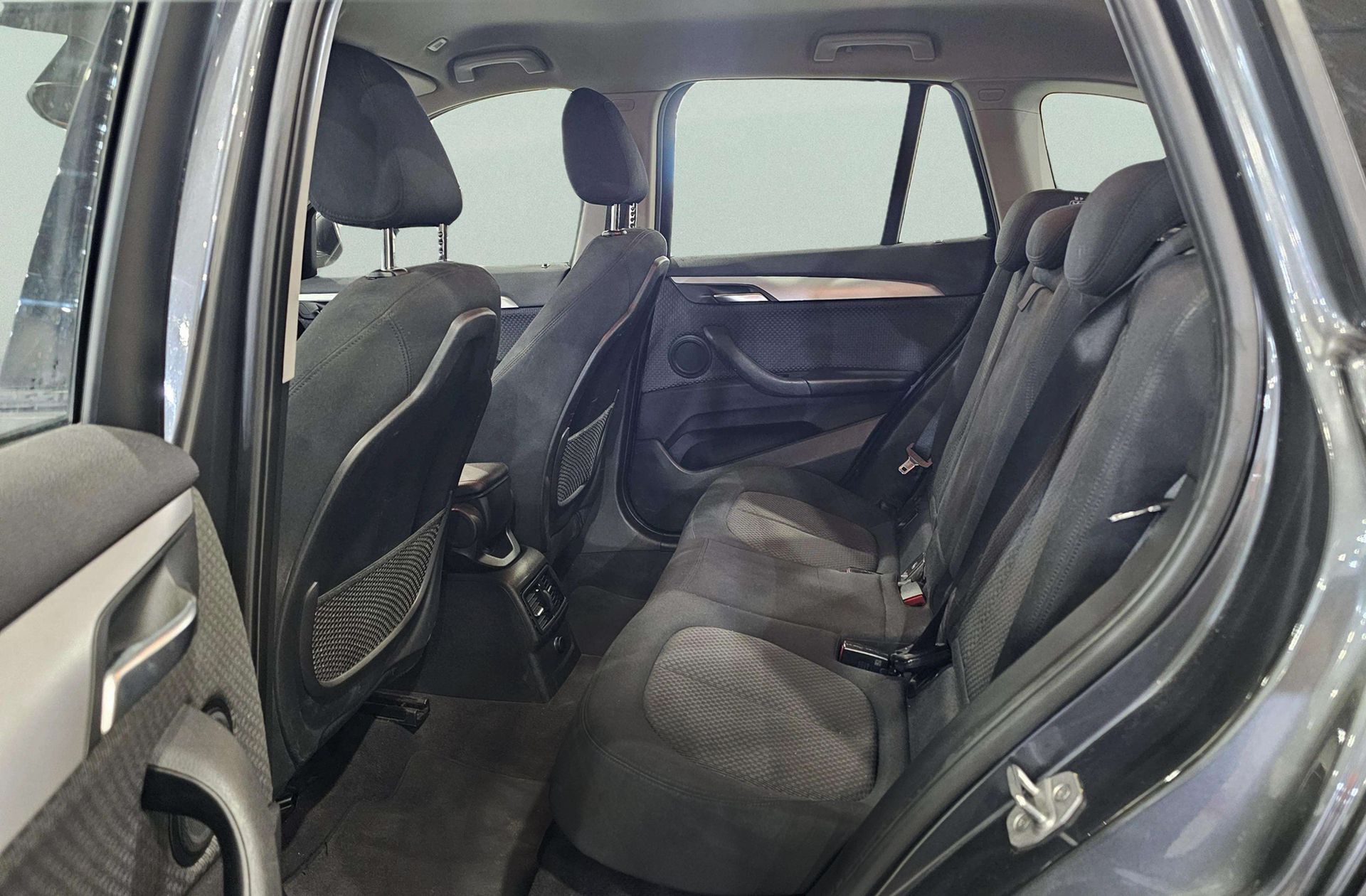BMW X1 sDrive18d Business - foto 11