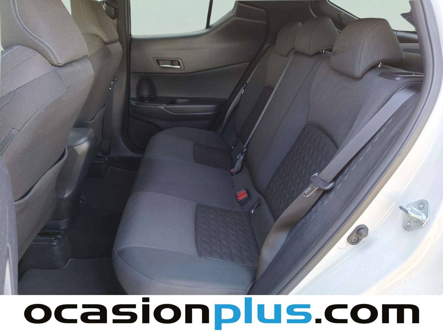 Foto asientos traseros Toyota C-HR Toyota C-HR 1.8 125H Advance (122 CV)