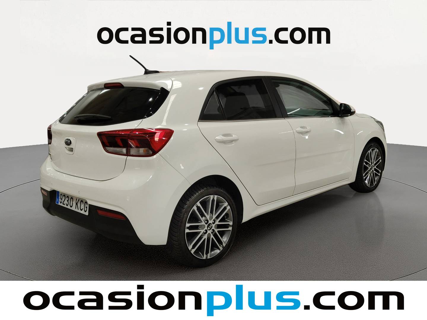 Foto trasera KIA Rio KIA Rio 1.2 CVVT Tech (84 CV) derecha