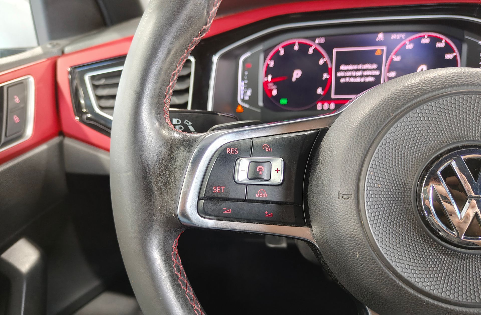 Volkswagen Polo GTI 2.0 TSI DSG - foto 25