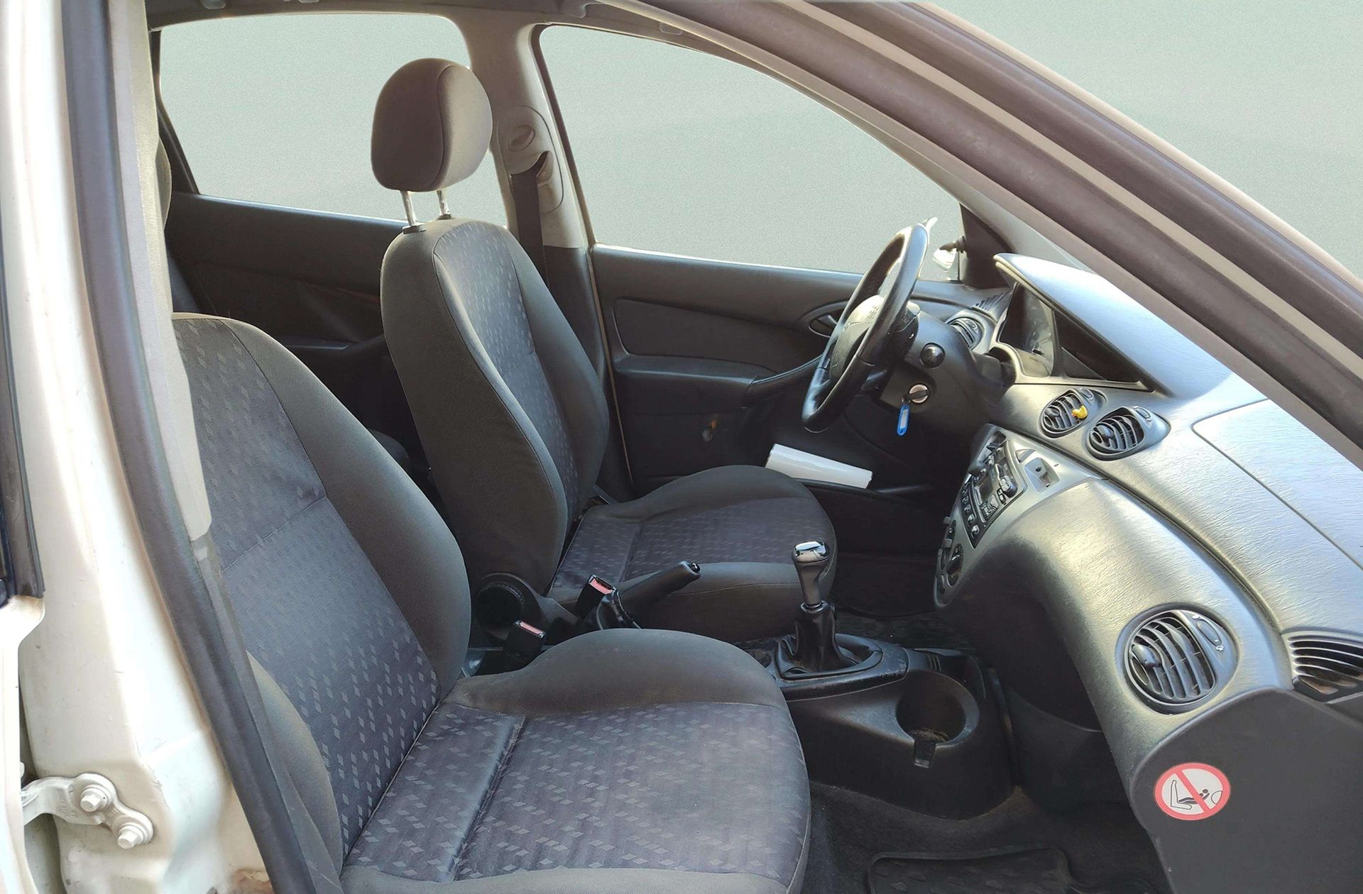 Ford Focus 1.6 Trend - foto 14
